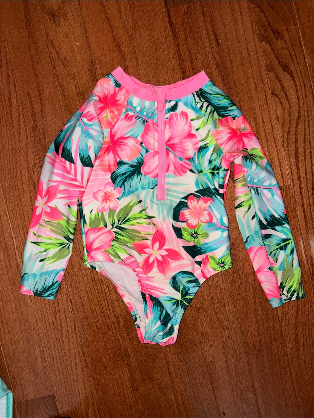 12mo SWIM bundle - Picture 2 of 5
